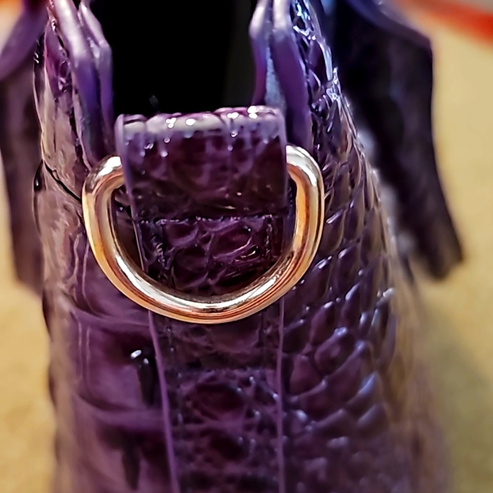 LIKE NEW! Handbag - Picture 5 of 16